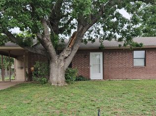 709 N Rhomberg St, Burnet, TX 78611