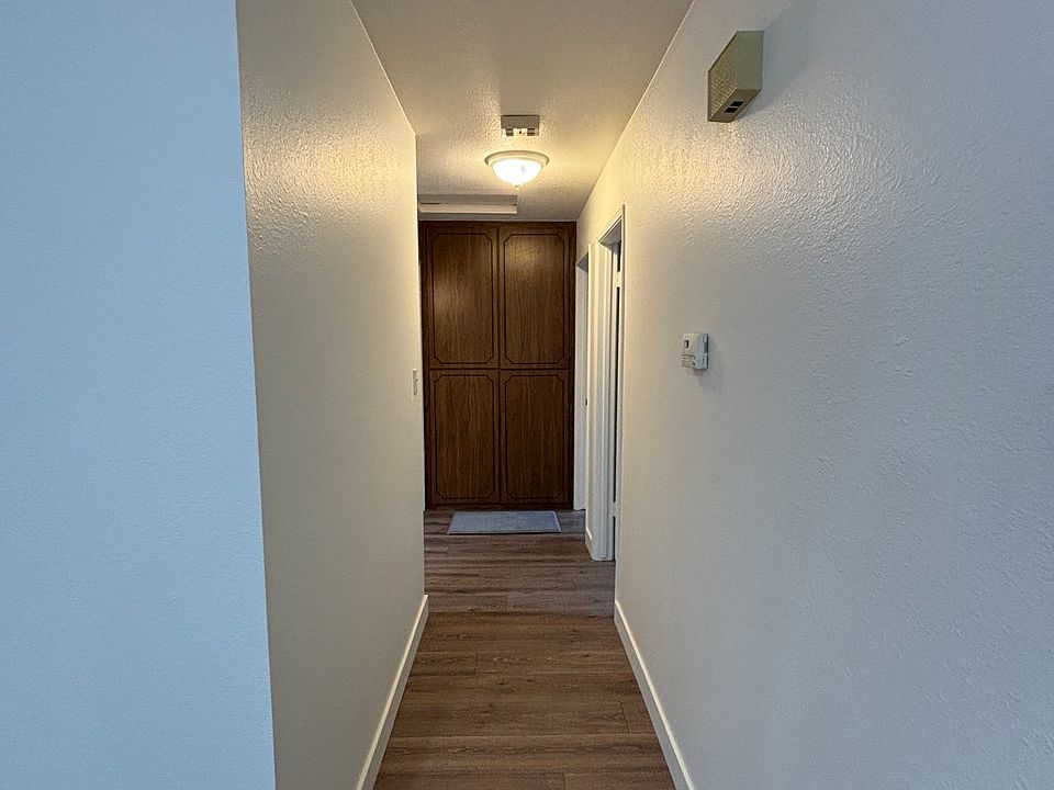 1st image of 556 Gregory Dr