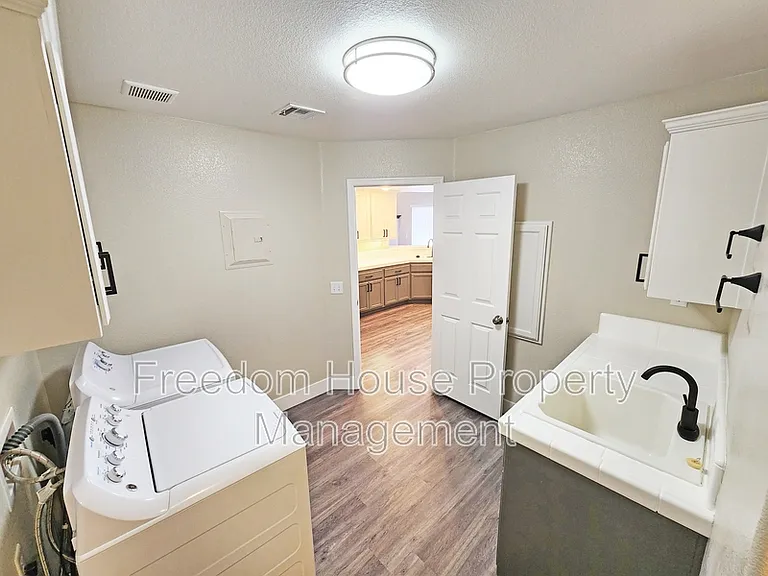 4591 Stoneham St — Photo 22
