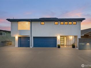 11762 Riviera Place NE, Seattle, WA 98125
