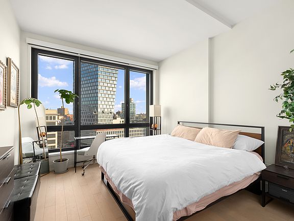 4th image of 550 Vanderbilt Ave #804
