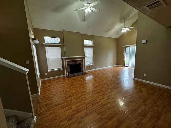3rd image of 904 Turner Ct
