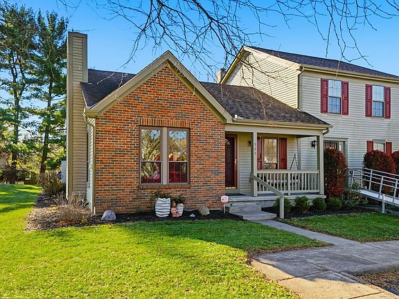 2nd image of 925 Crofton Pl