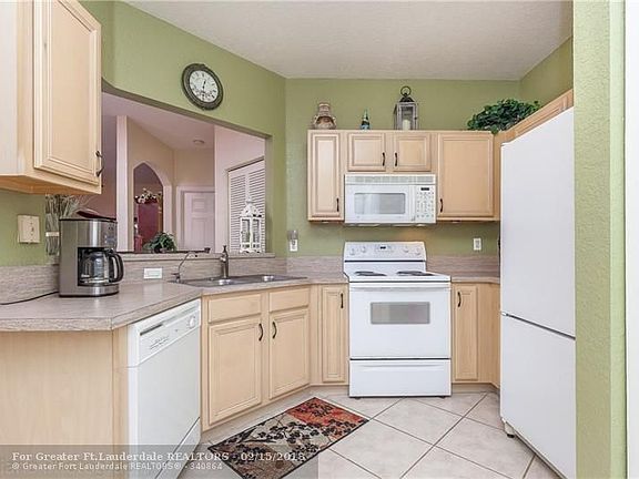 5th image of 1238 SW 48th Ter #1238