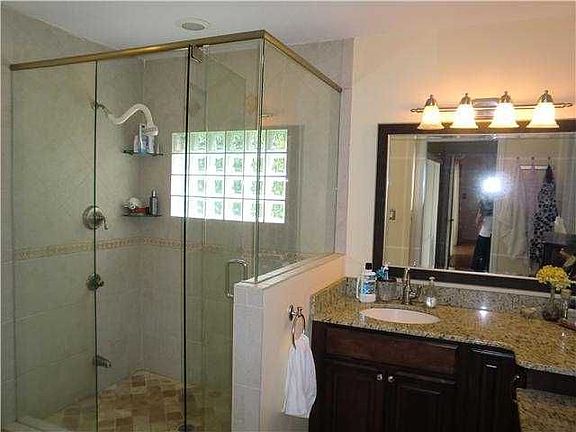 5th image of 8133 NW 53rd Ct