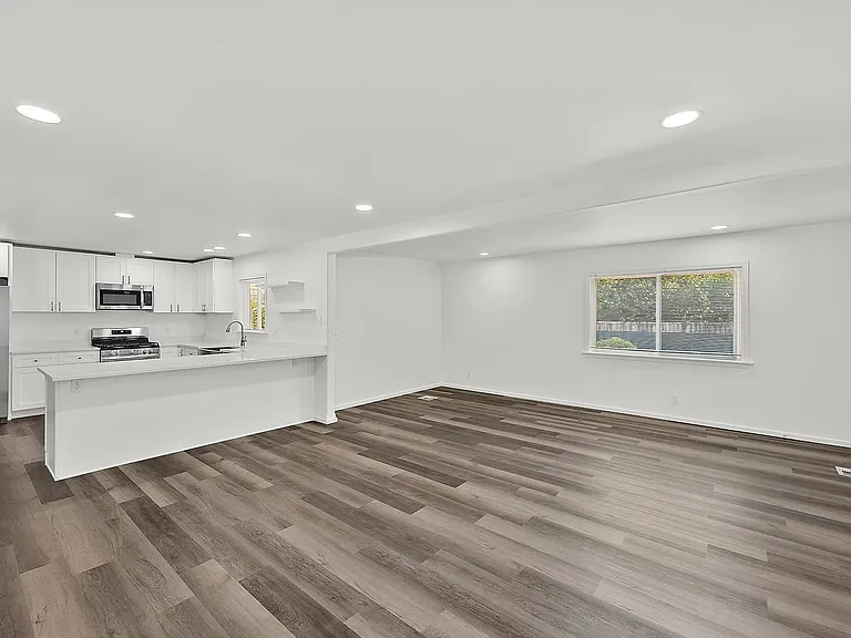 7182 N Van Decar Rd SE — Photo 16