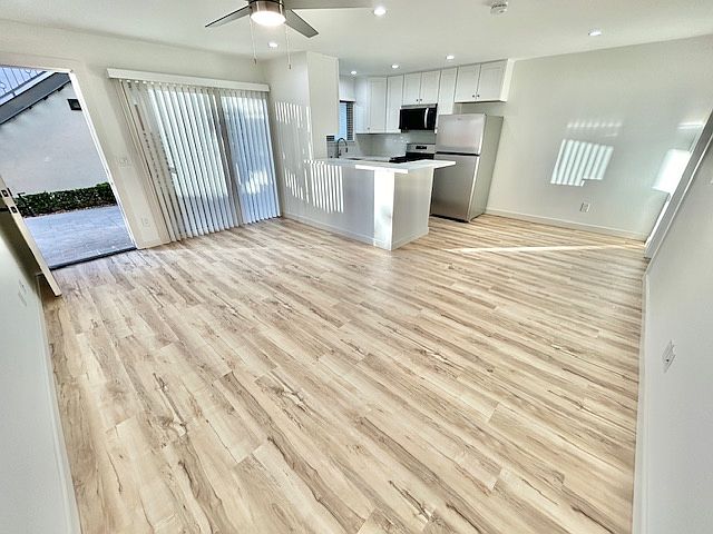 1st image of 5050 Santa Monica Ave #5