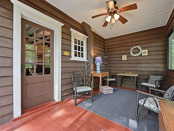 4th image of 90 Oak Ln