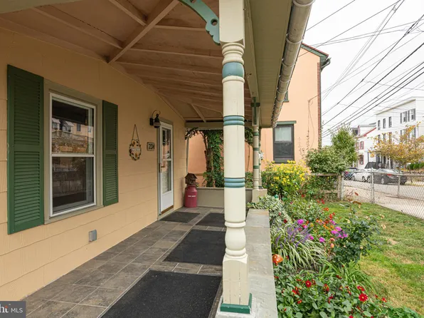 234 Hall St, Phoenixville, PA 19460