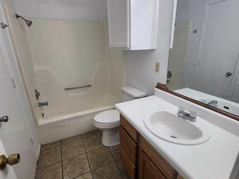 818 S Broadway Ave — Photo 7