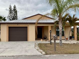 2 Antigua Ln, Port Saint Lucie, FL 34952