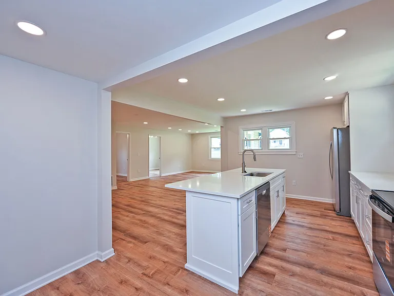 8320 Monroe Ave — Photo 10