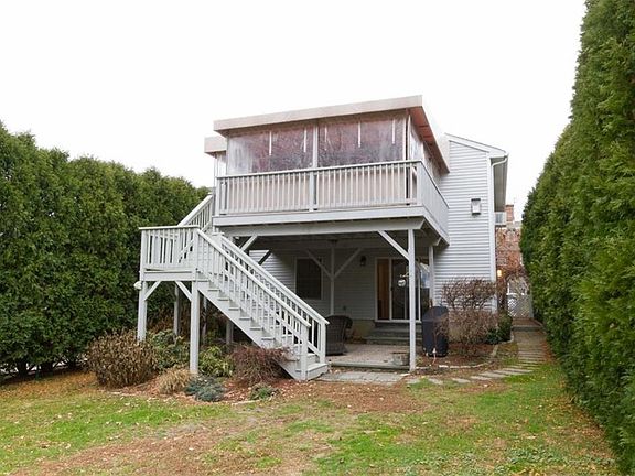 4th image of 77 Briarwood Ave
