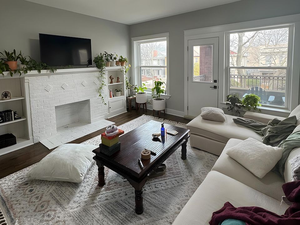 1st image of 1235 W Granville Ave #3W