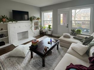 1235 W Granville Ave #3W, Chicago, IL 60660
