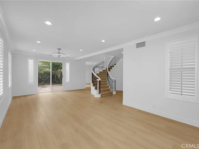 5271 Pearce Dr — Photo 9