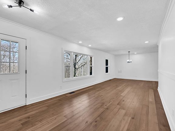 3rd image of 4840 Tarsus Rd