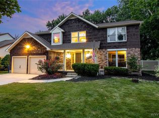 7 Shalamar Ct, Getzville, NY 14068