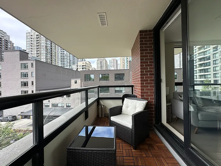 977 Mainland St #511 — Photo 15