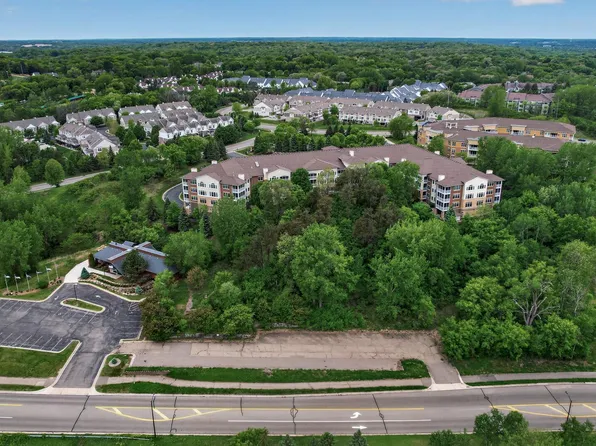 15080 Buck Hill Rd, Burnsville, MN 55306