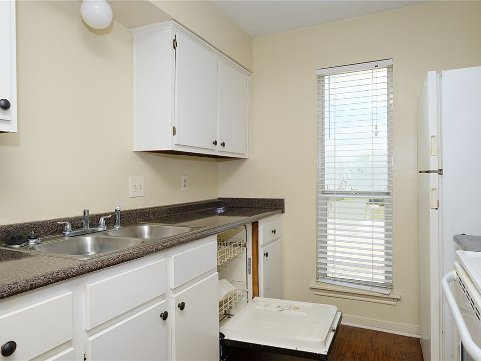 1st image of 703 San Pedro Dr APT C