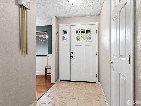 3rd image of 4109 Highline Drive SE