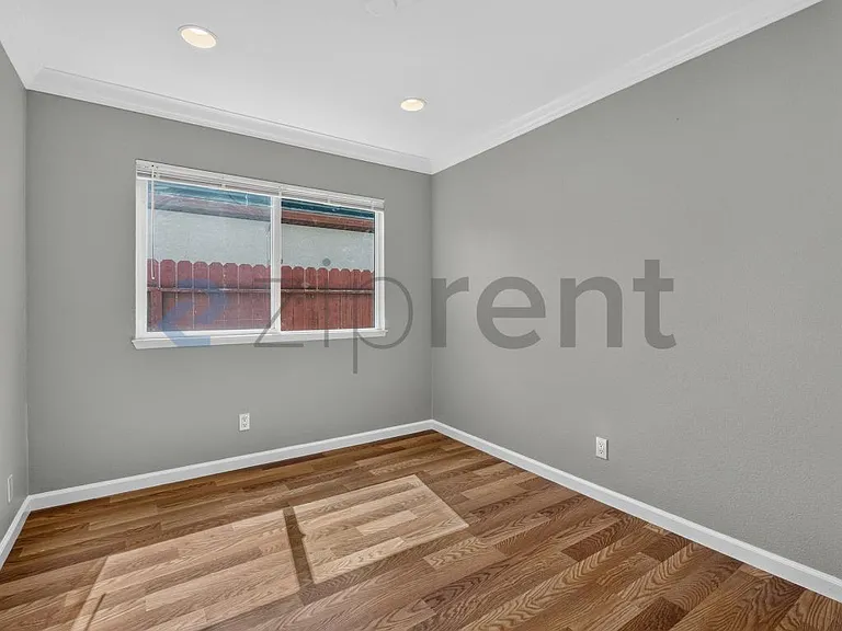 533 Don Carlos Ct — Photo 19