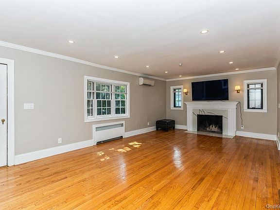 3rd image of 7 Bayview Ter