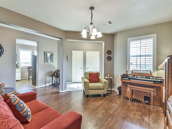 4th image of 7551 Park Bend Ln