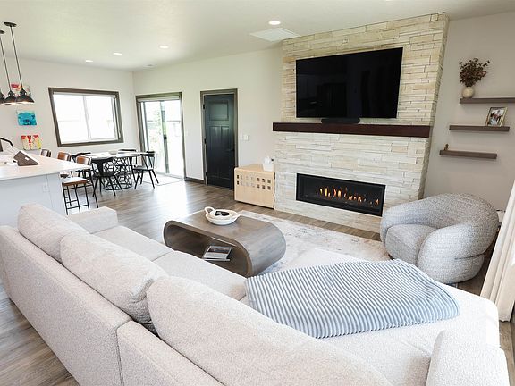 2nd image of 1850 23rd St #41