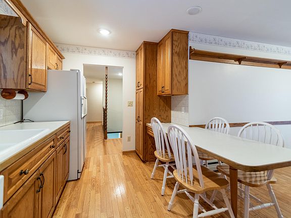 4th image of 336 Jeffrey St NE
