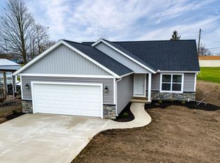 211 Jefferson St, Wapakoneta, OH 45895
