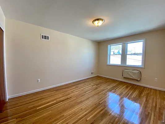 Rented by Remax Real Estate Professionals | media 14