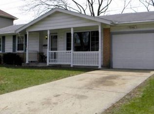 813 Victoria Ln, Elk Grove Village, IL 60007