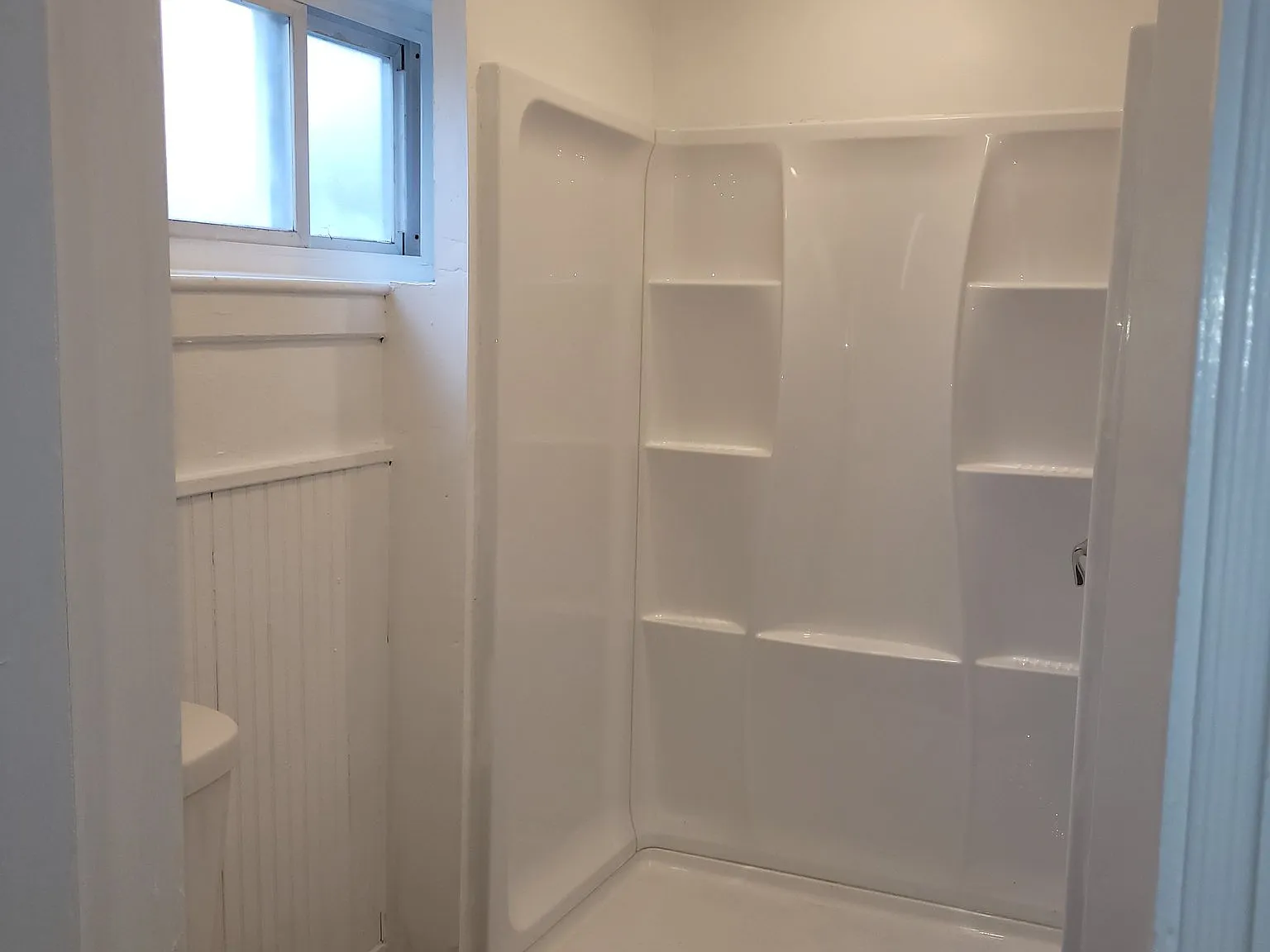 Renovated 2 Bed Unit in Cranston | 1 Bath | $1800/Month | Available 8/15/2026 — Photo 4