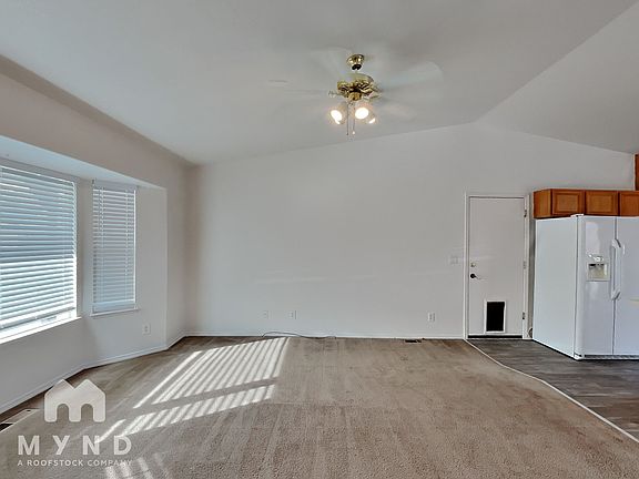 4th image of 1473 Kinglet Dr