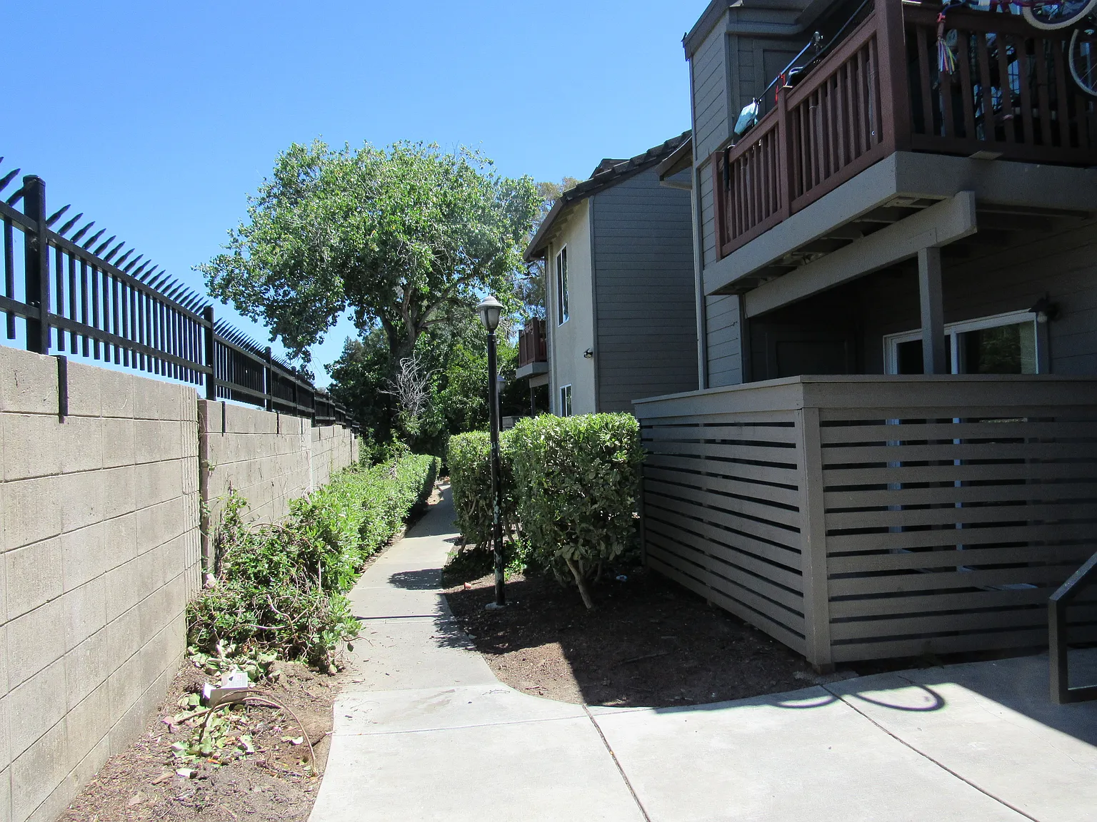 2 bed, 1.5 bath, 830 sqft, $1,850 — Photo 1