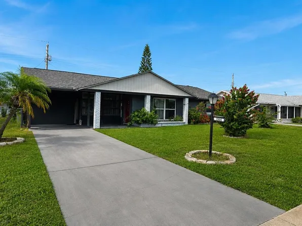 1505 Arrowhead Dr, Sun City Center, FL 33573