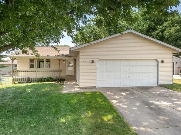 3070 3rd St, Marion, IA 52302