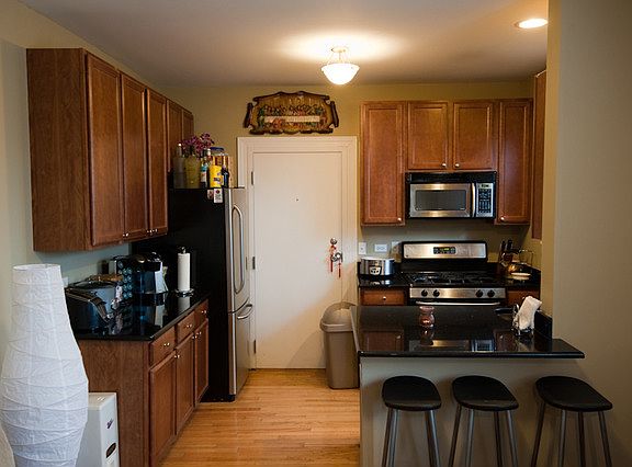 4th image of 5156 N Avers Ave APT 1E
