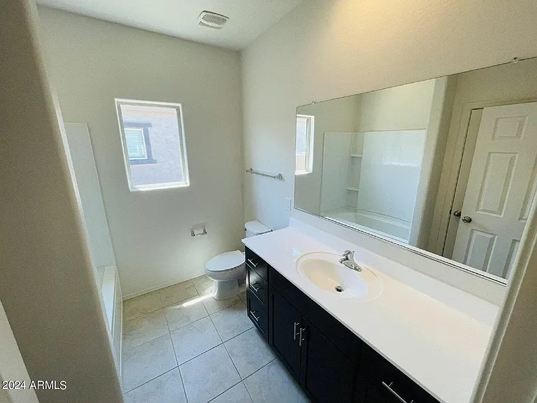 43691 W Yucca Ln — Photo 4
