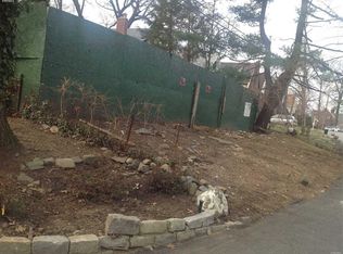 8606 Santiago St, Jamaica, NY 11423