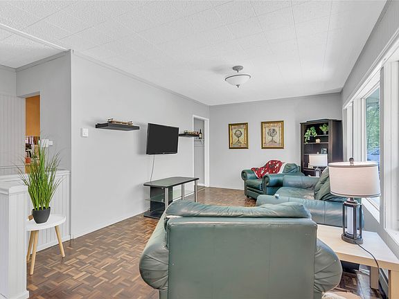 3rd image of 365 Clifton Rd