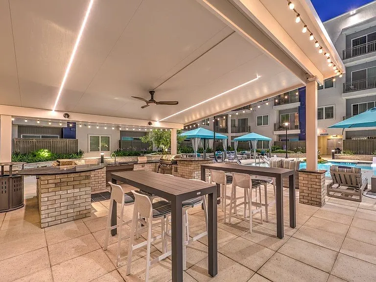 Lura Vegas Apartments — Photo 81