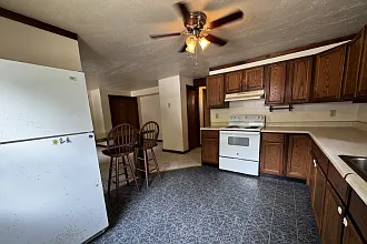 103 Sanderson Dr #4 — Photo 1