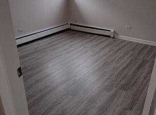 1305 E Roosevelt Rd #3, Wheaton, IL 60187