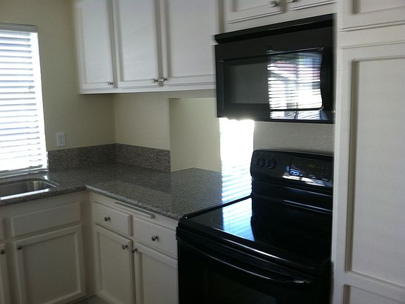 4th image of 2839 Sunshine Cir