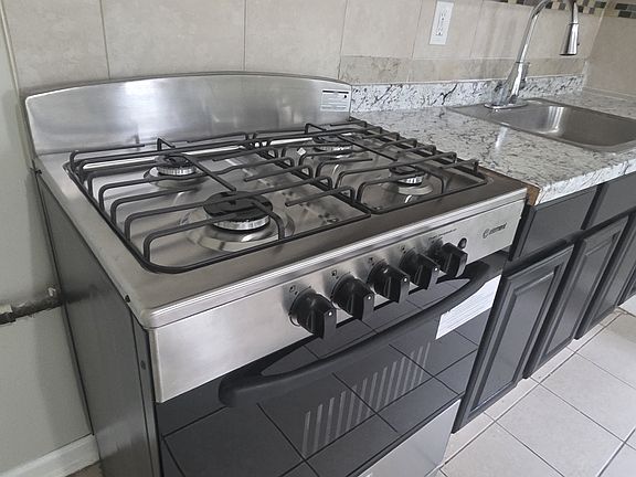 2nd image of 359 Avon Ave #2