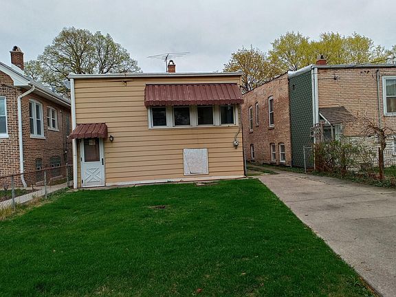 3rd image of 1822 S 61st Ct