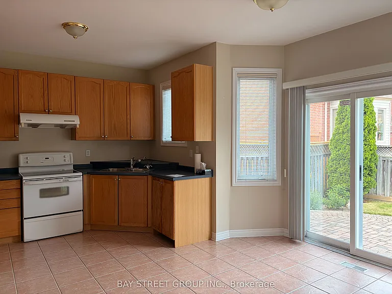 211 Stonebridge Dr — Photo 6
